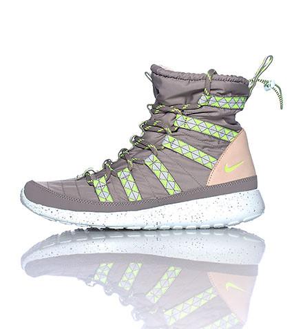 1388850838_616724001_grey_nike_rosherun_sherpa_hi_sneakerboot_print_lp1.jpg