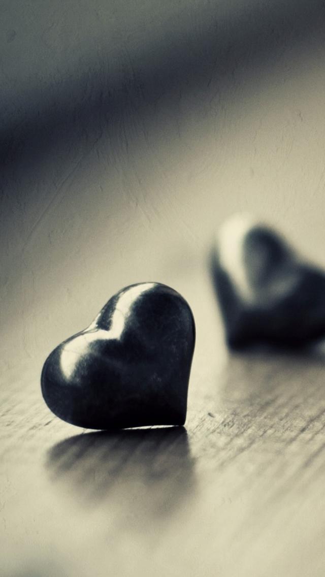 1394367073_Two_Black_Hearts_iphone_5_wallpaper_ilikewallpaper_com.jpg