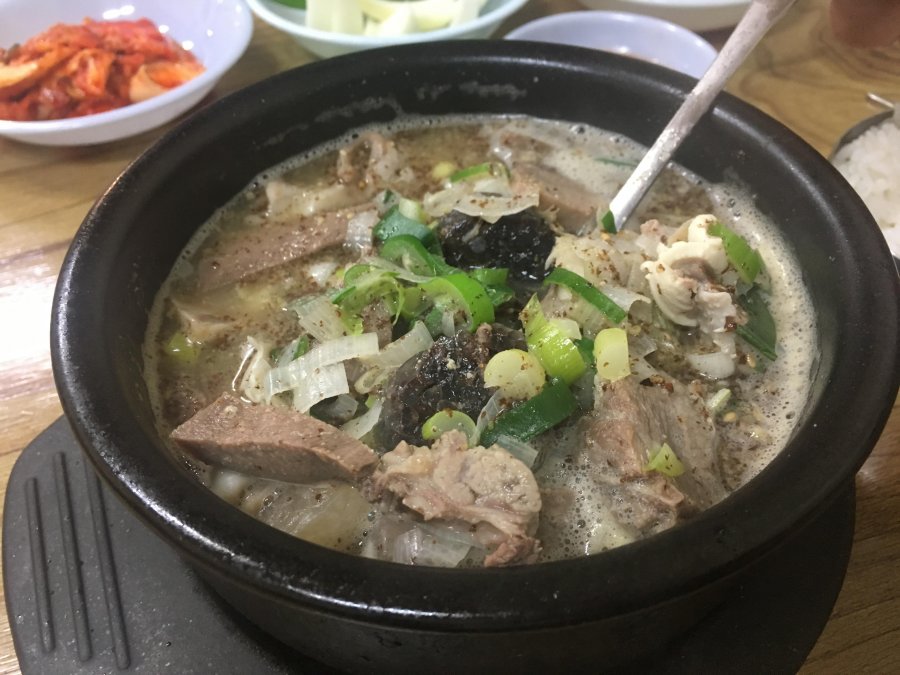 뱹