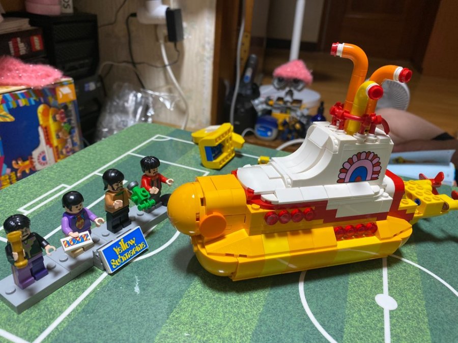 LEGO 21306 Yellow Submarine