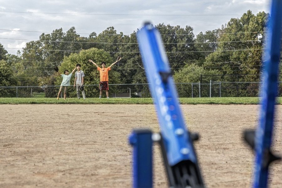 Ī ӽ(Louisville Slugger Blue Flame Pitching Machine)