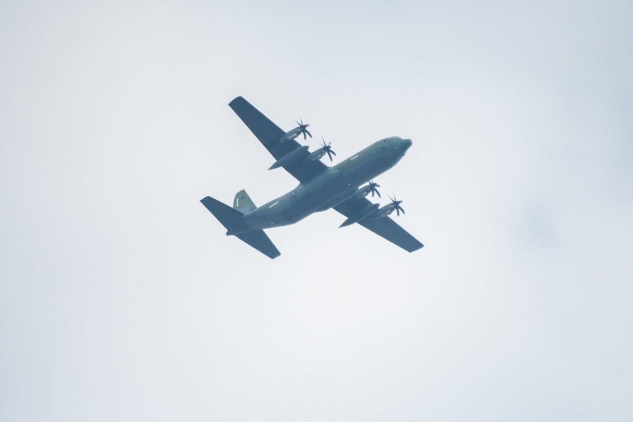  C-130J  ŧ