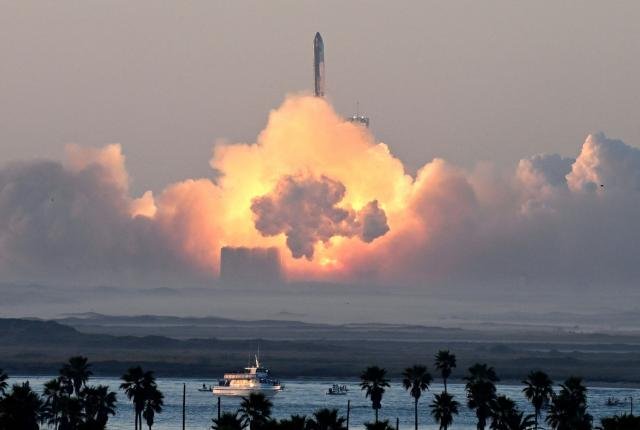 SpaceXs Starship rocket launches from Starbase during its second test flight in Boca Chica Texas on November 18 2023 SpaceX on November 18 2023 carried out the second test launch of Starship the largest rocket ever built that Elon Musk hopes will one day colonize Mars while NASA awaits a modified version to land humans on the Moon It comes after a first attempt to fly the spaceship in its fully-stacked configuration back in April ended in a spectacular explosion over the Gulf of Mexico Photo by TIMOTHY A CLARY  AFP2023-11-18 234004۱  1980-2023 ߿մ    AFP or licensors